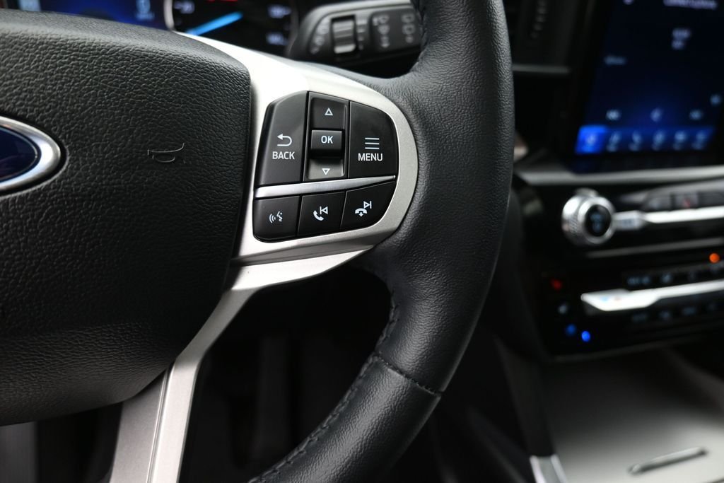 Used 2023 Gray Ford Limited image 29