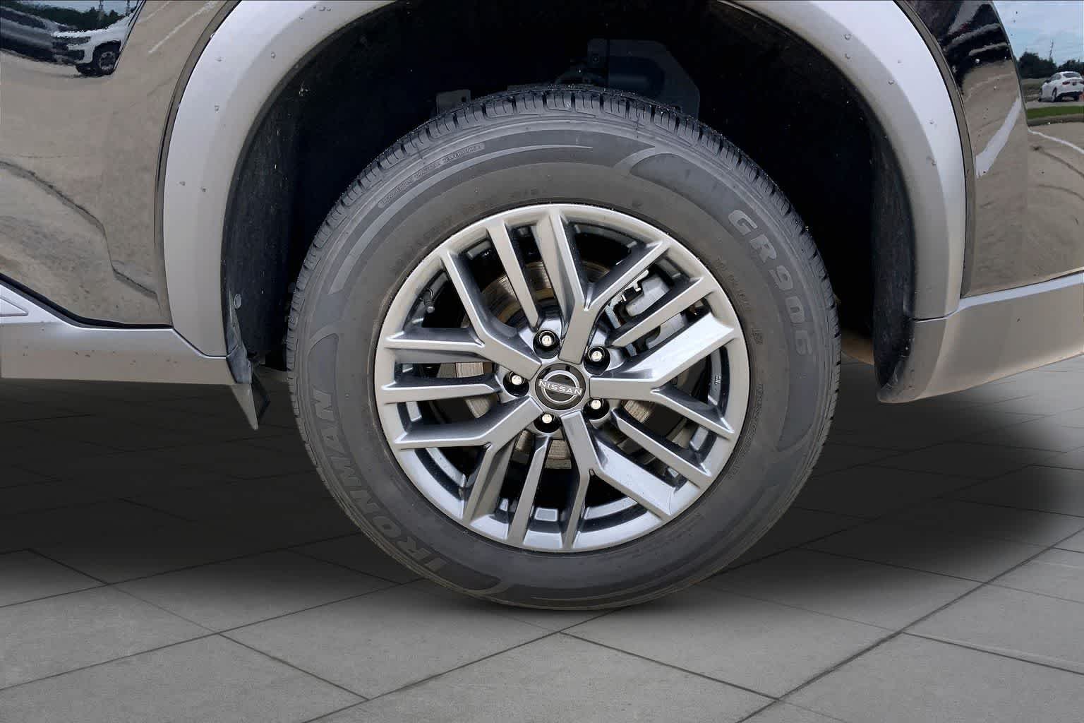2024 Nissan Rogue S - Photo 10