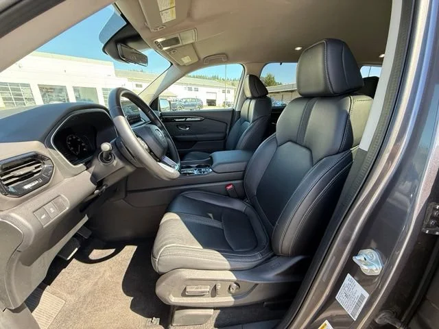 Certified Used 2023 Modern Steel Metallic Honda EX-L image 12