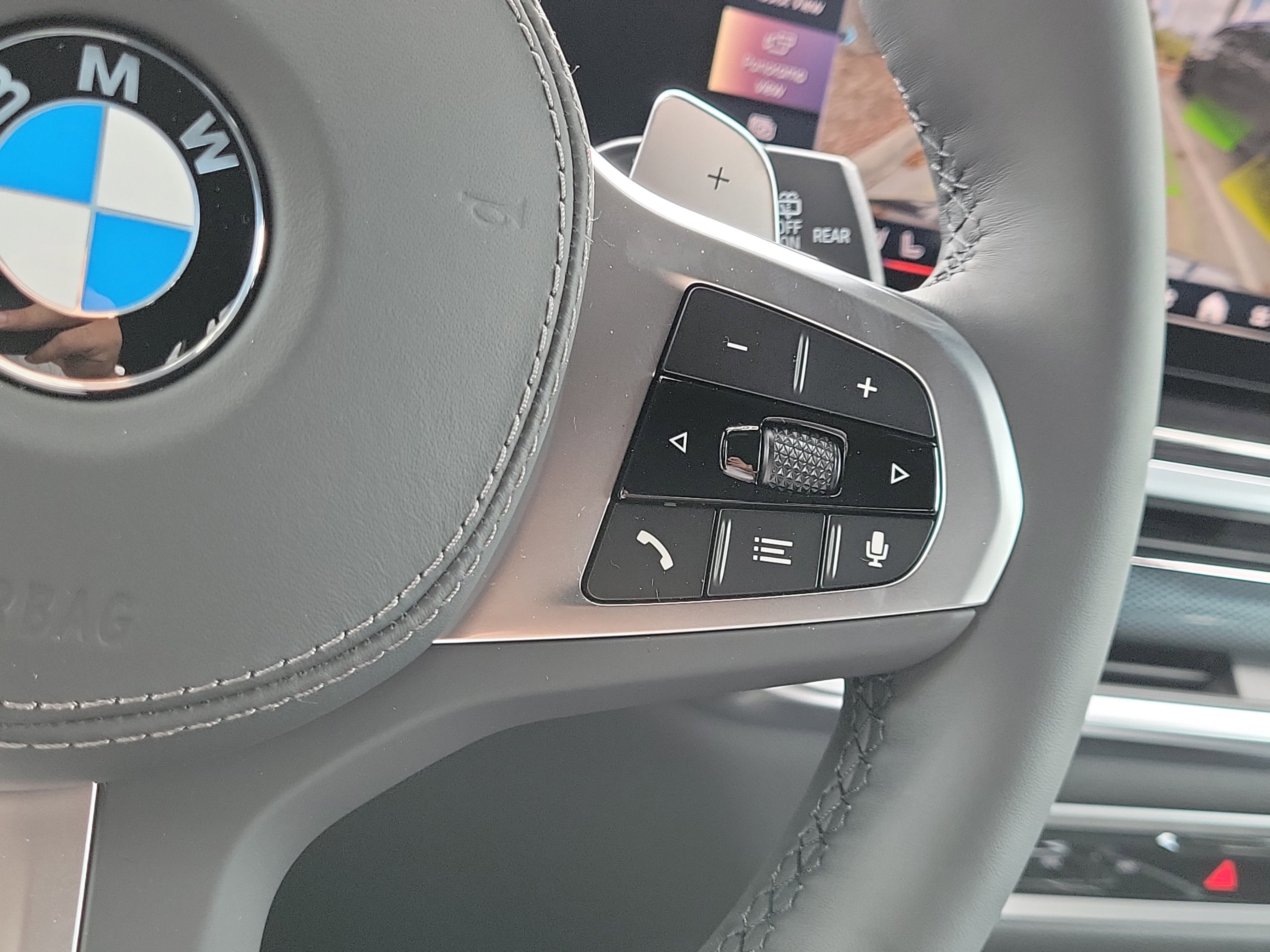 New 2026 Carbon Black Metallic BMW sDrive40i image 22