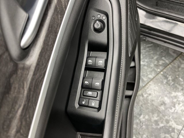 Used 2023 Diamond Black Crystal Pearlcoat Jeep 4X4 image 9