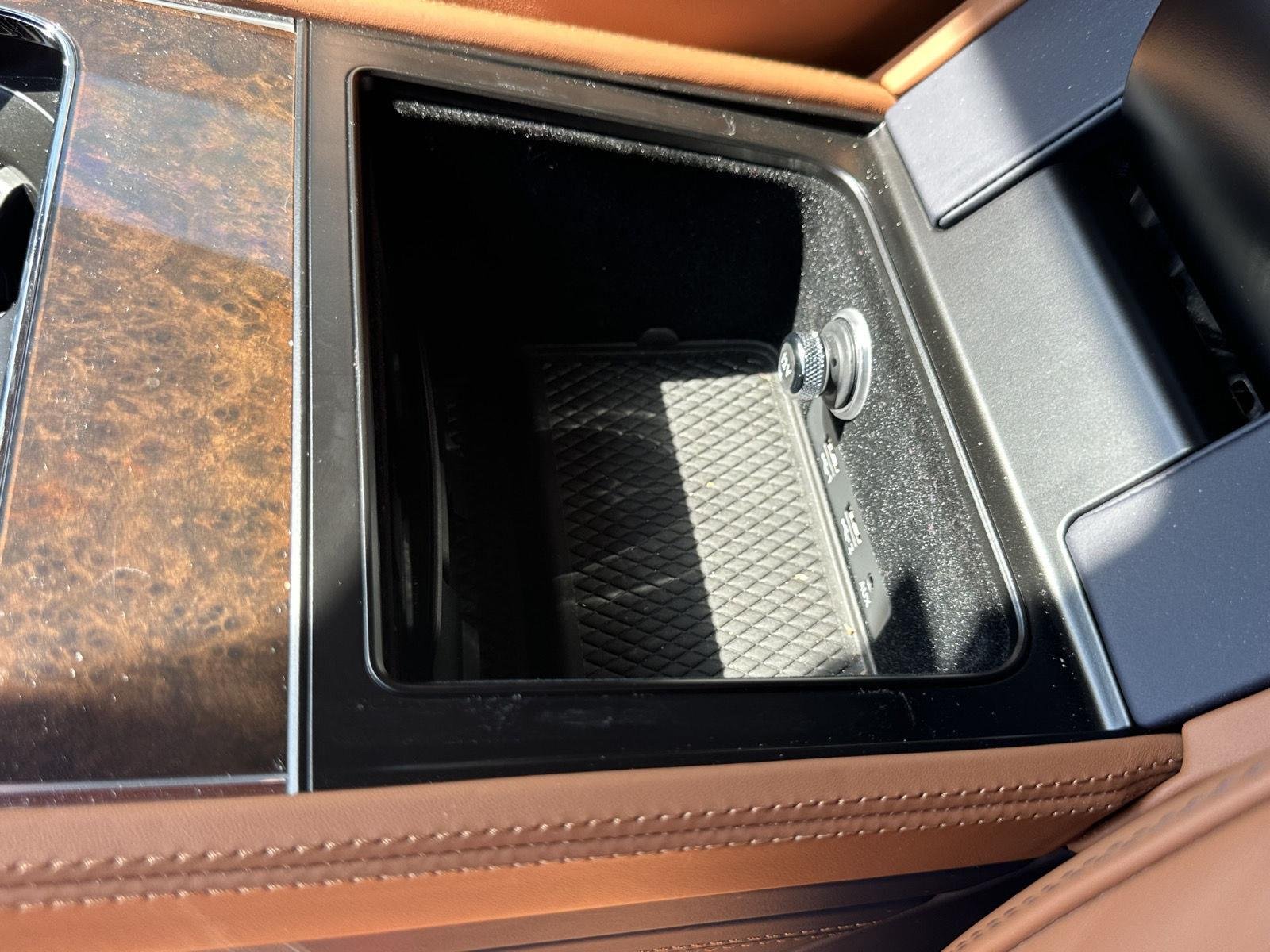 Used 2020 Dark Sapphire BENTLEY  image 38