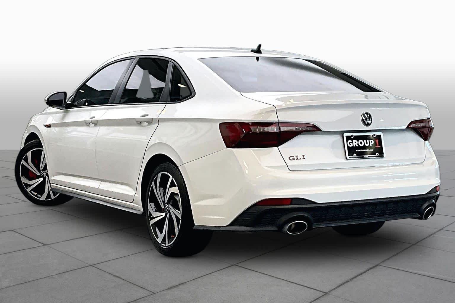 Used 2023 Pure White Volkswagen Autobahn image 11