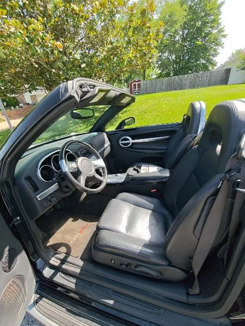 Used 2004 Black Chevrolet Base image 23