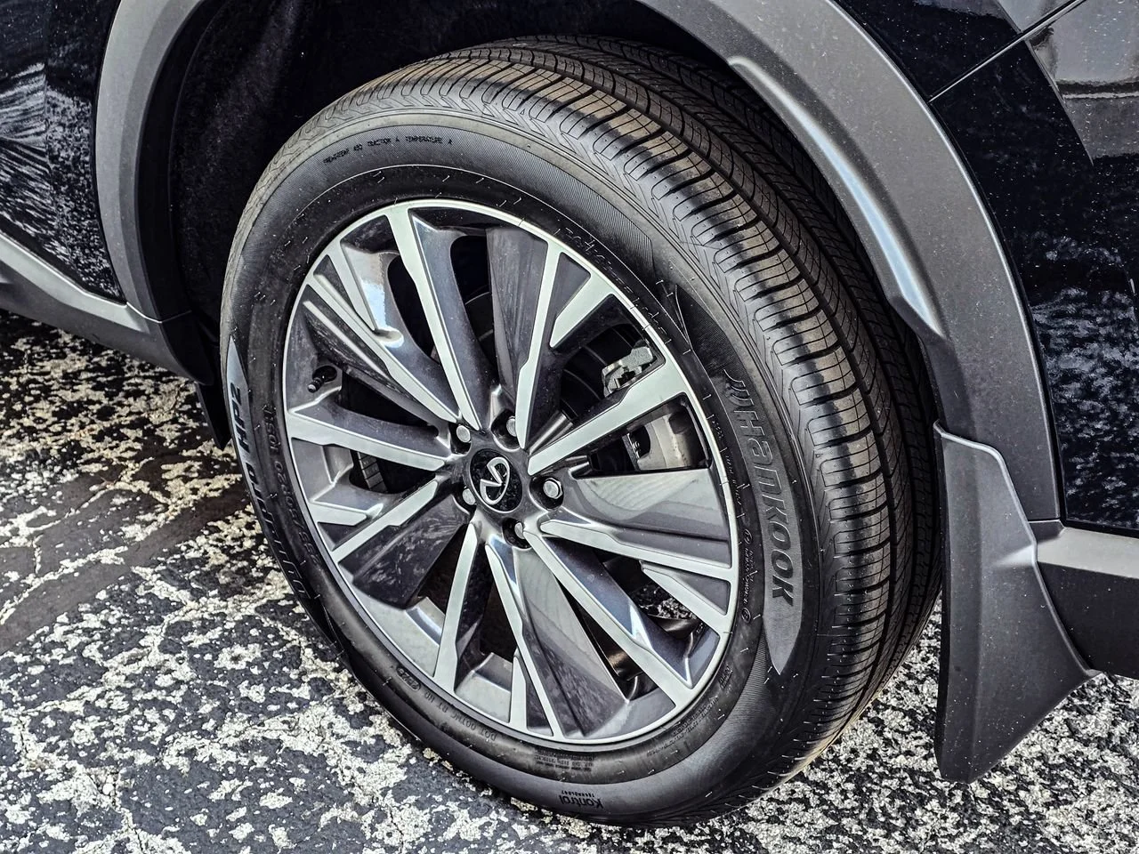 New 2027 MINERAL BLACK INFINITI Luxe AWD image 10