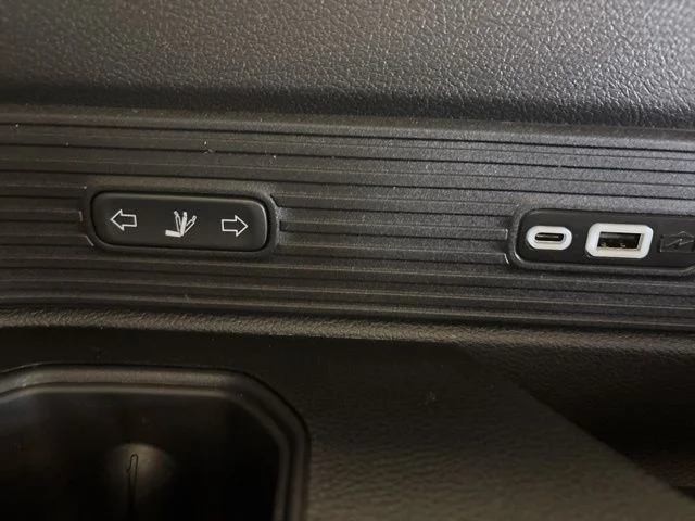New 2026 Baltic-Gray Metallic Clear-Coat Exterior Paint Jeep Limited Altitude image 38