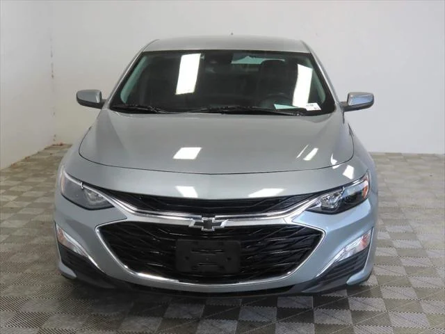 Used 2025 Sterling Gray Metallic Chevrolet RS image 2