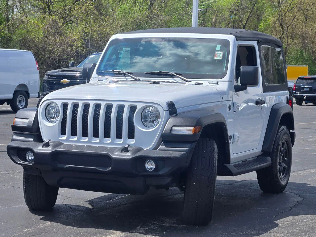 Used 2022 White Jeep Sport 4x4 image 5