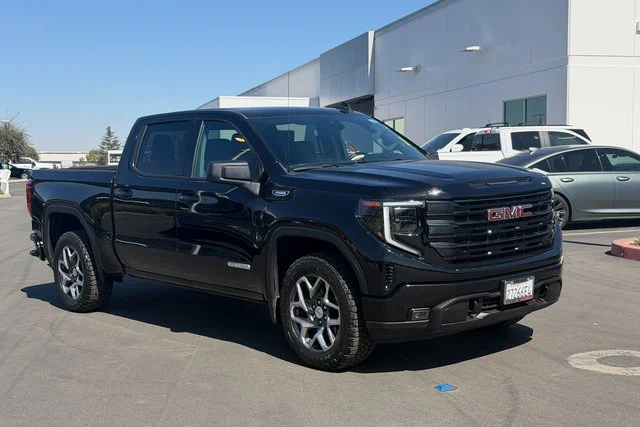 Used 2025 Onyx Black GMC Elevation image 2