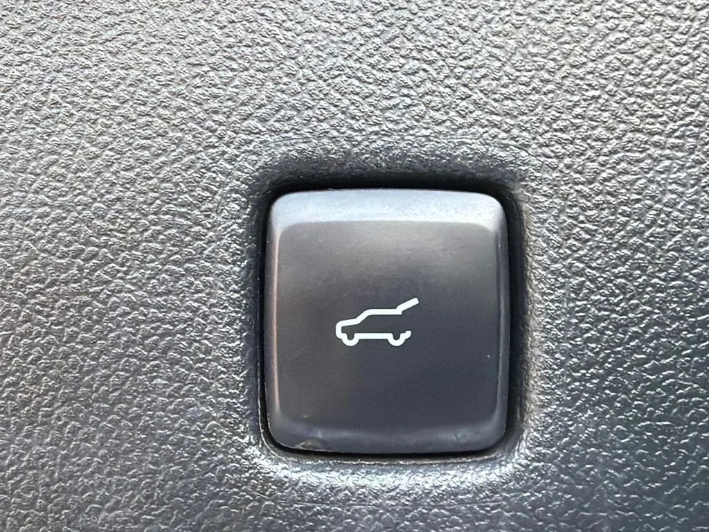 Used 2023 Black Ford ST-Line image 19