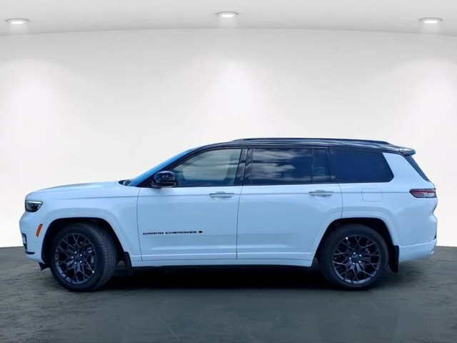 Used 2025 White Jeep Summit image 14