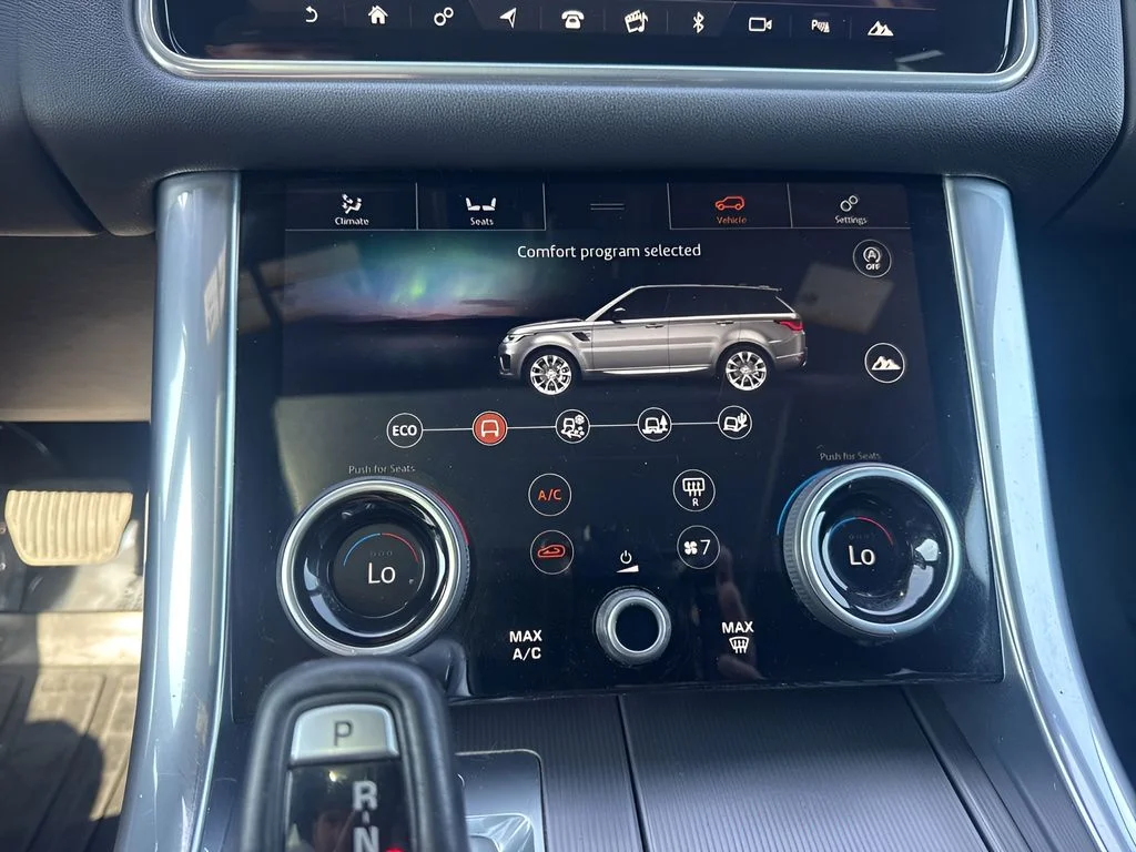 Used 2020 Black Land Rover HSE image 21