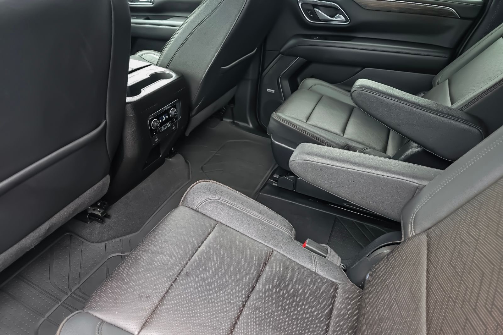 2022 Chevrolet Suburban High Country - Photo 12