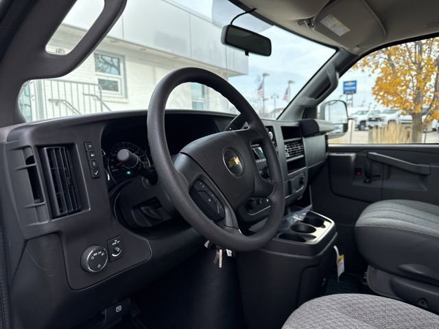 2025 Chevrolet Express Cargo Work Van - Photo 15