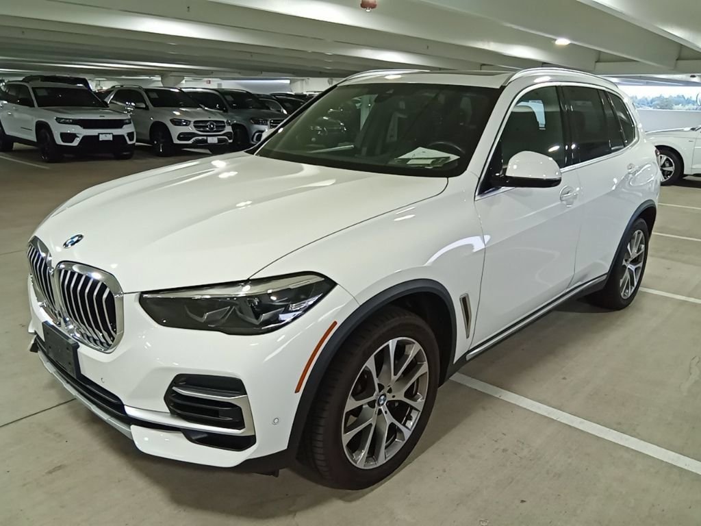 Used 2022 Alpine White BMW xDrive40i image 1