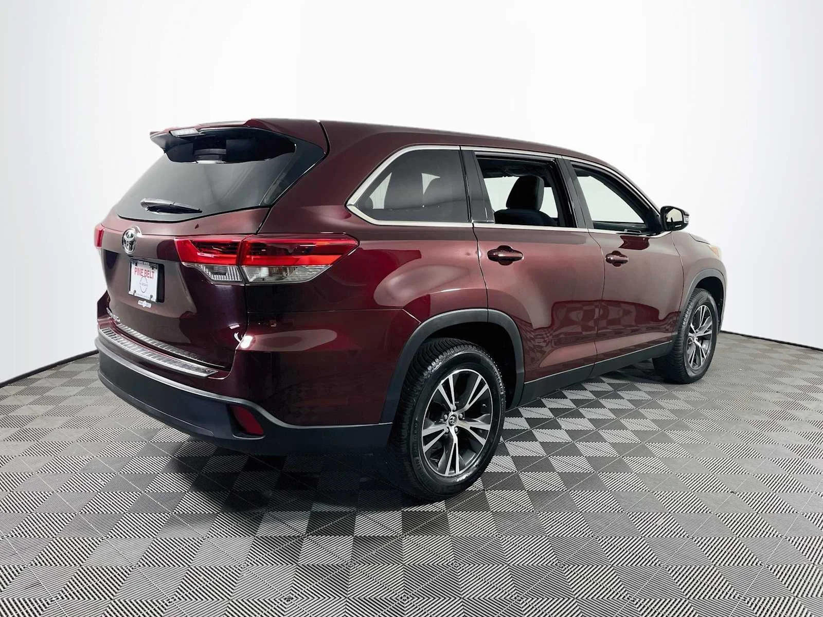 Used 2019 Ooh La La Rouge Mica Toyota LE image 4