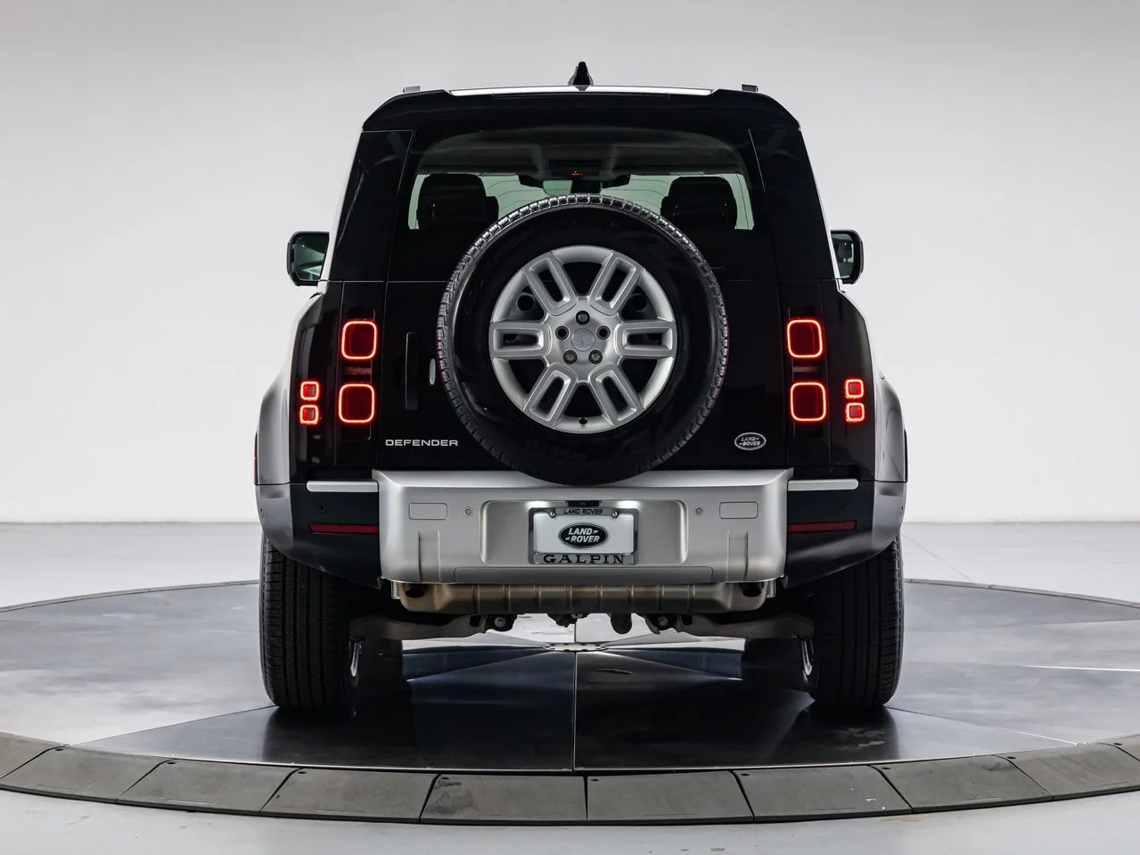Used 2023 Santorini Black Metallic Land Rover 90 S image 4