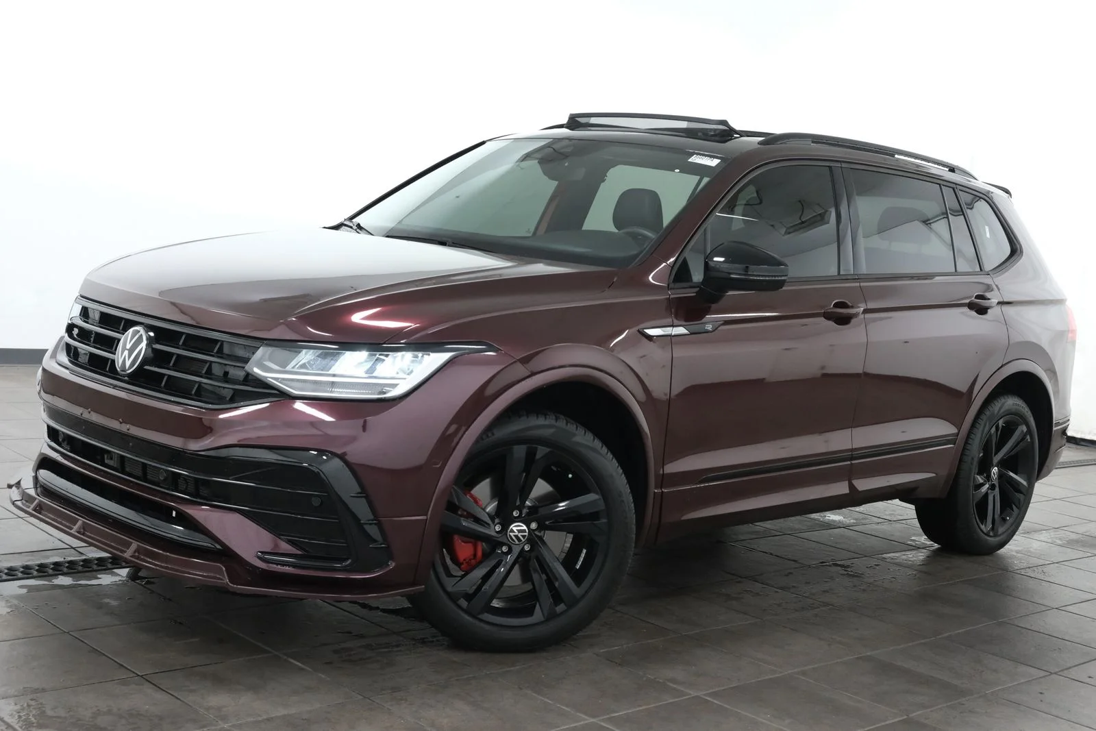 2024 Volkswagen Tiguan SE R-LINE BLACK
