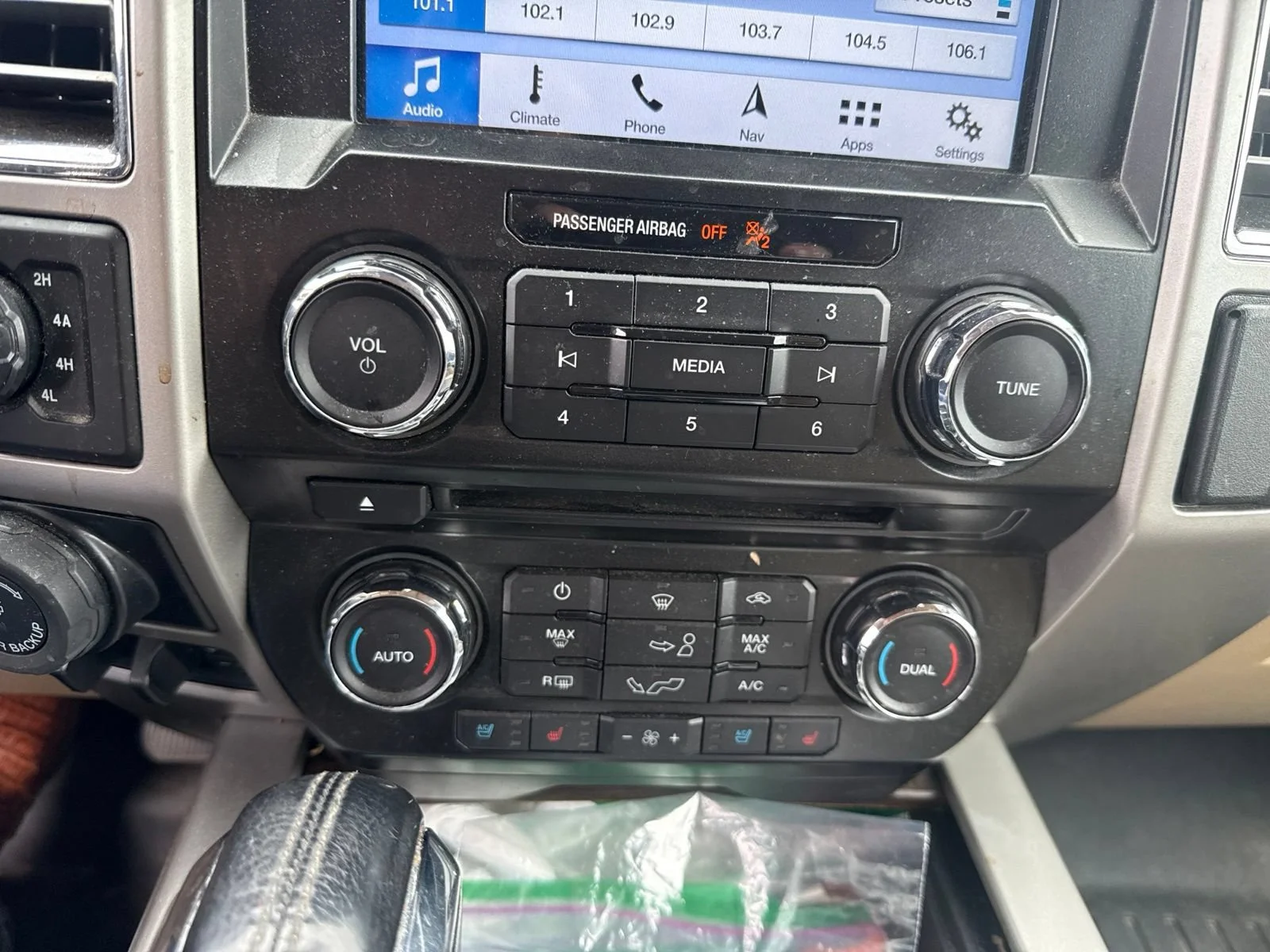 Used 2016 Black Ford XLT image 24