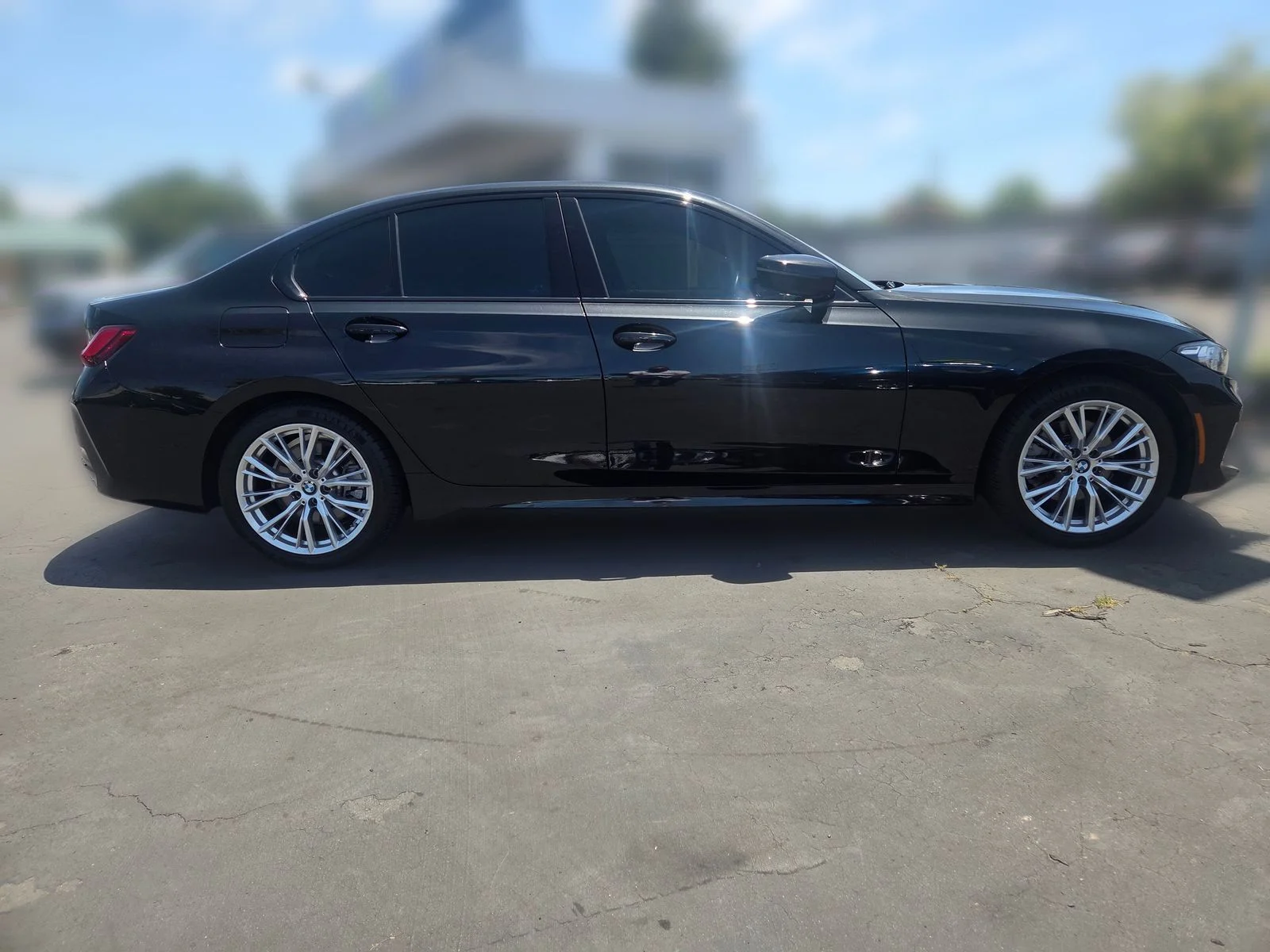 Used 2023 Black BMW 330i image 3