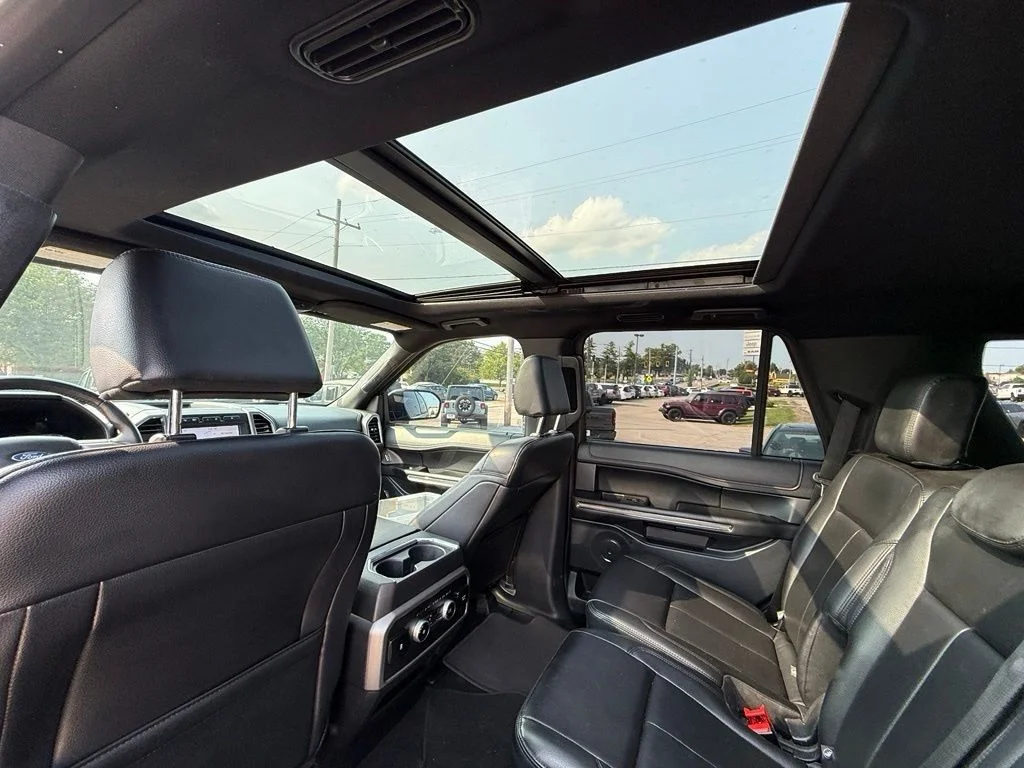Used 2021 Black Ford XLT image 21