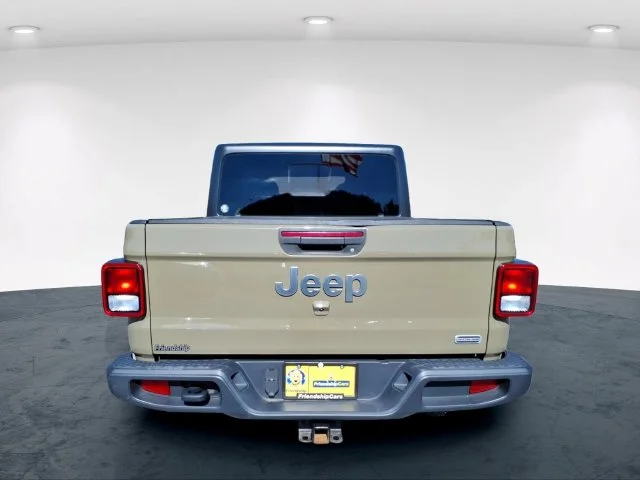 Used 2020 Green Jeep Overland image 10