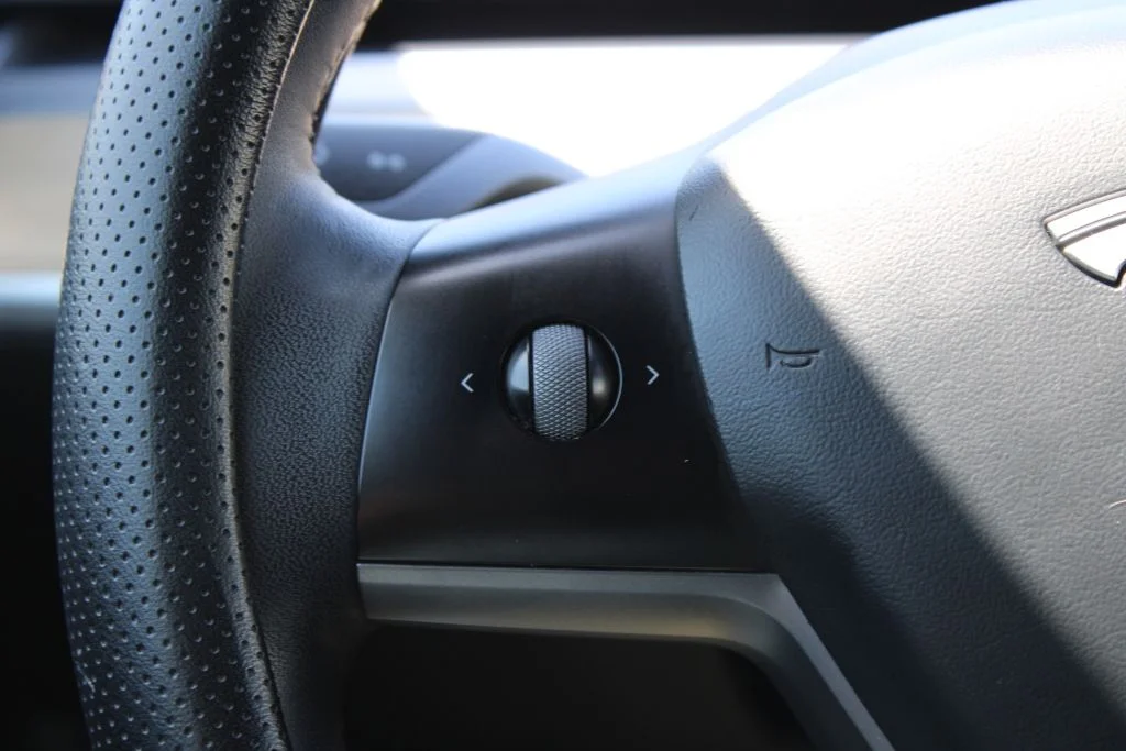 Used 2021 White Tesla Standard Range image 24
