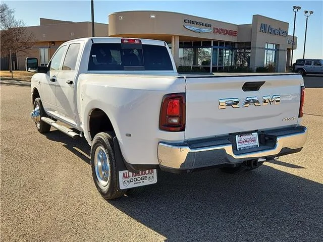 New 2026 PW7 Bright Whit Ram TRADESMAN CREW CAB 4X4 8