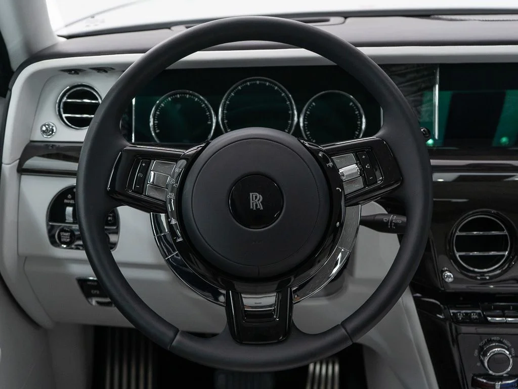 Certified Used 2023 Bespoke Crystal over Arctic White Rolls-Royce  image 37