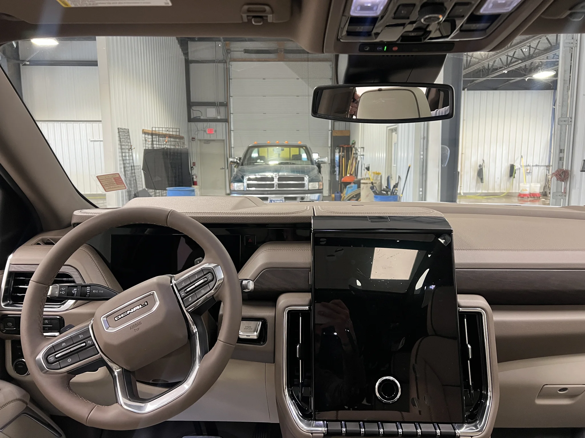2026 GMC Yukon XL Denali - Photo 9