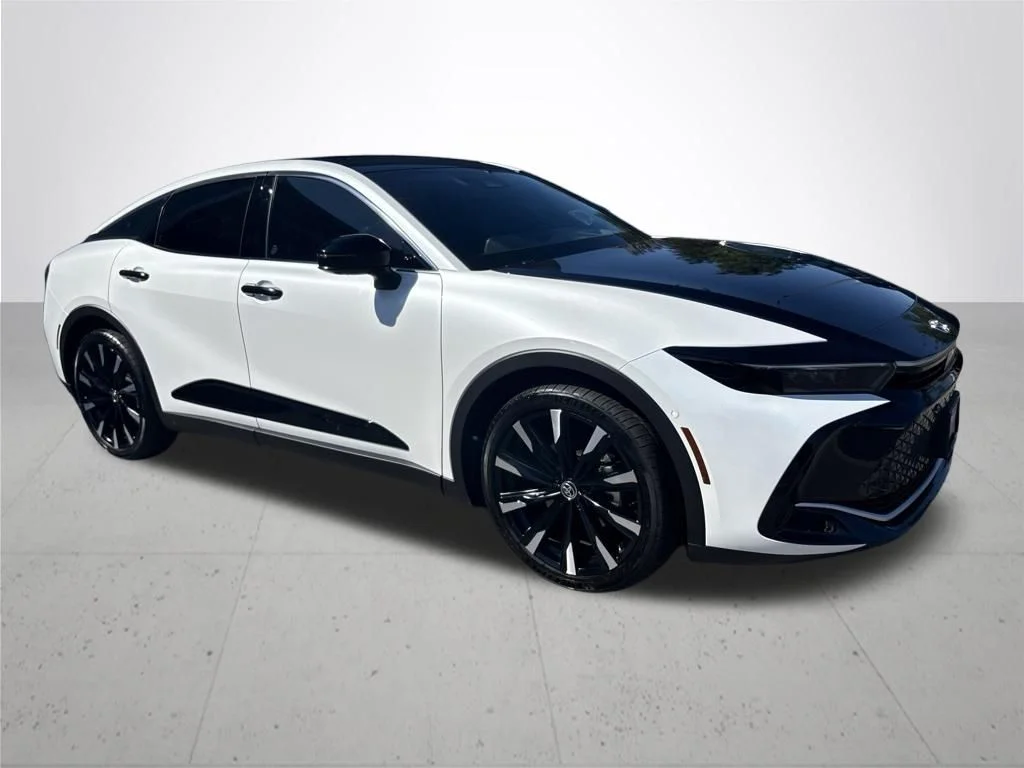 Used 2026  Toyota Platinum image 4