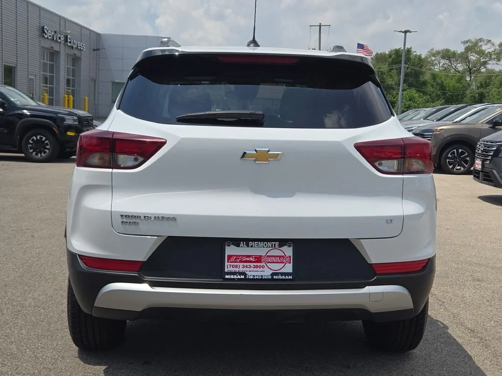 Used 2025 White Chevrolet LT image 12