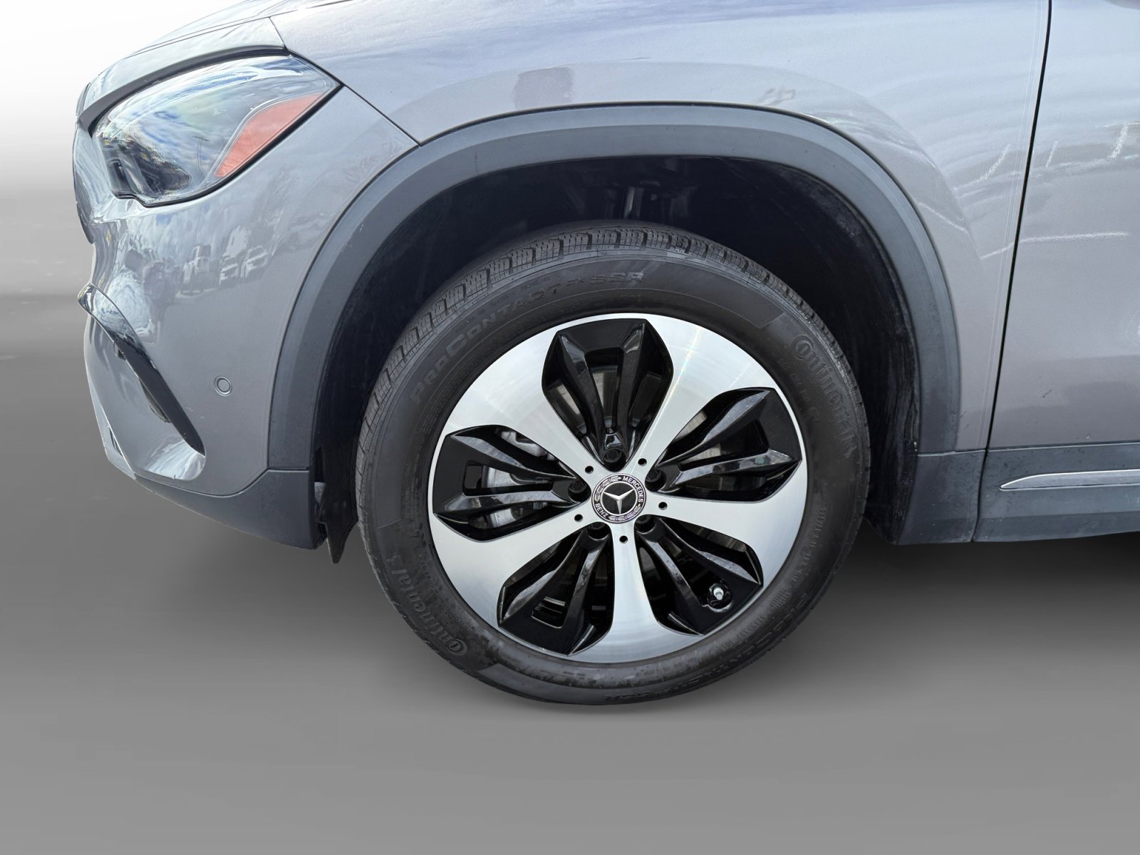 Used 2025 Mountain Gray Metallic Mercedes-Benz GLA 250 image 9