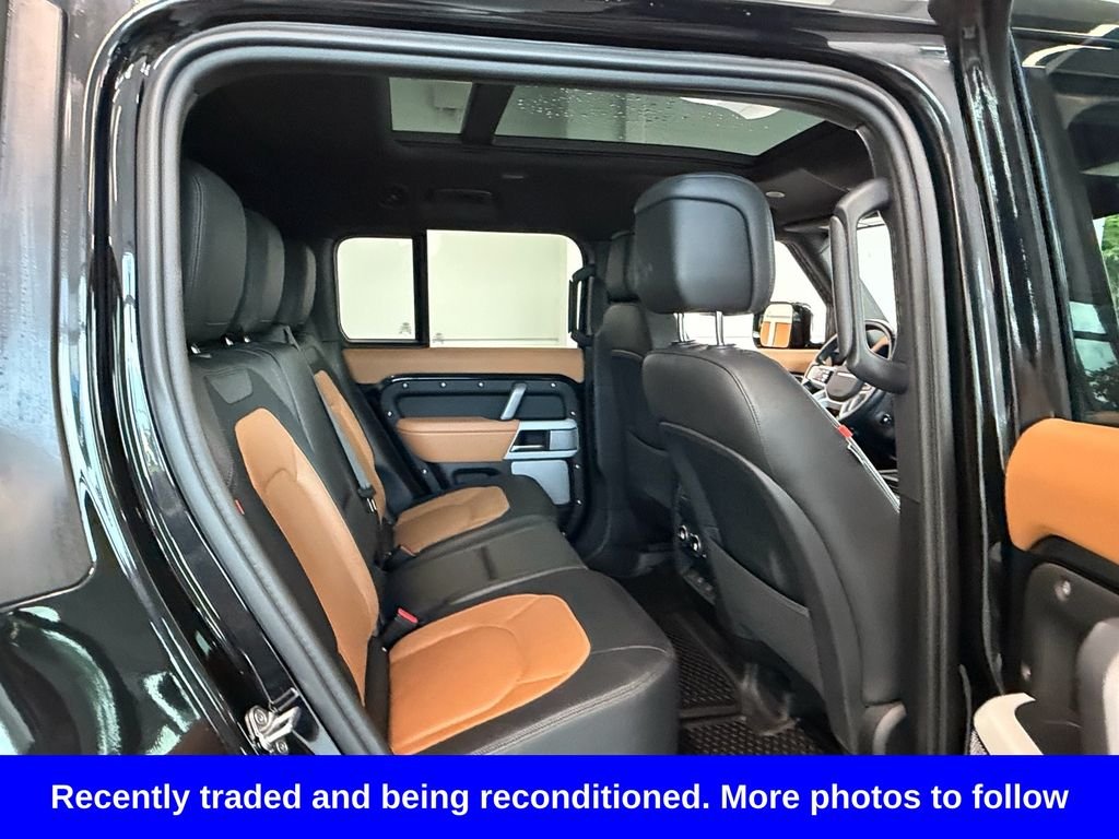 Used 2024 Black Land Rover X-Dynamic SE image 13