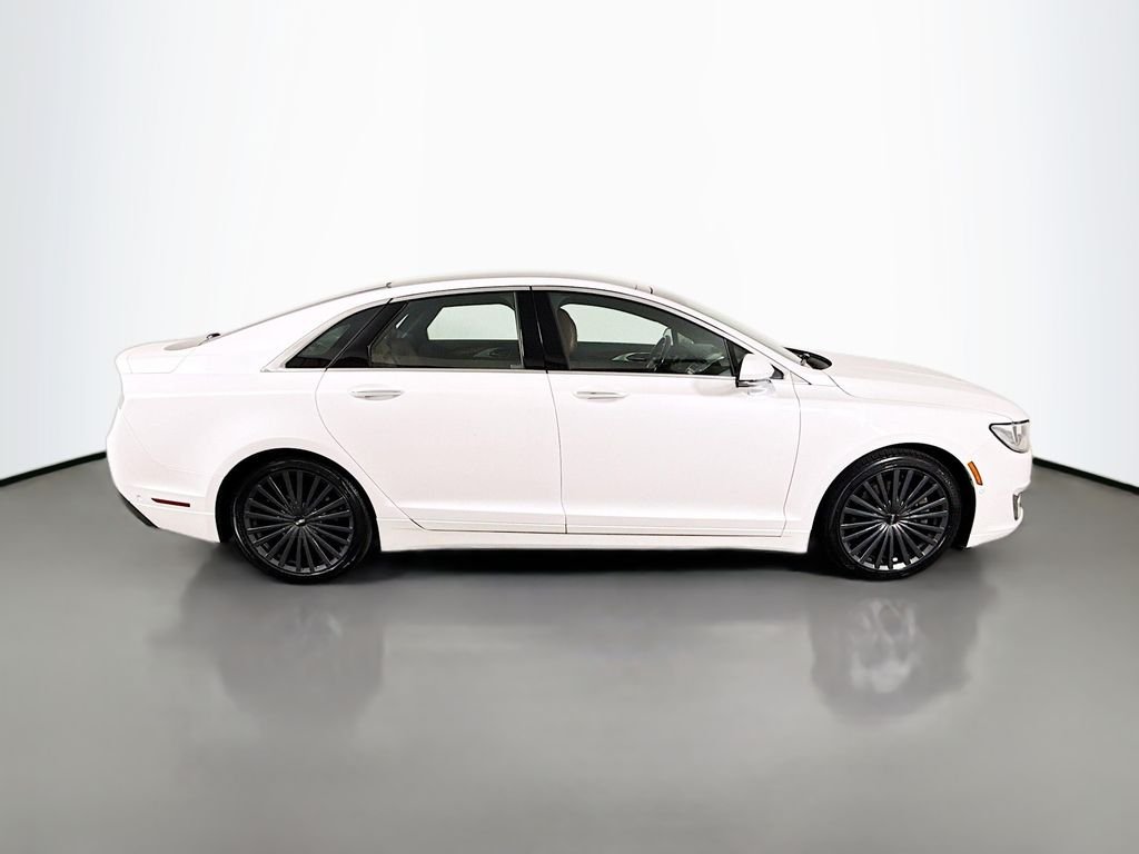 Used 2017 White Lincoln Reserve image 8