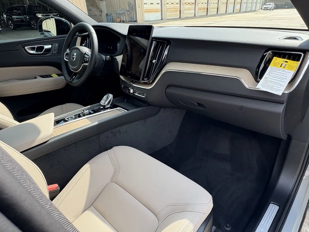 New 2026 Vapour Grey Volvo Plus image 30