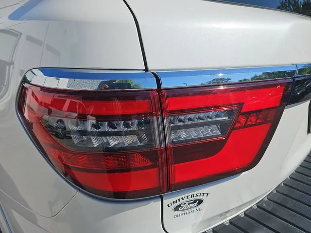 Used 2023 White Nissan Platinum image 33