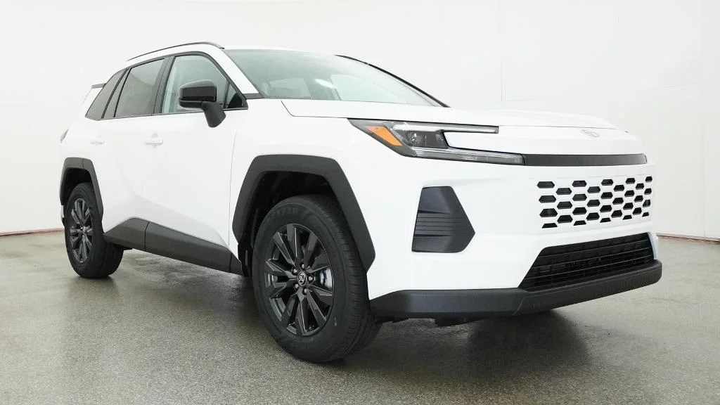 New 2026 Ice Cap Toyota XLE Premium image 9
