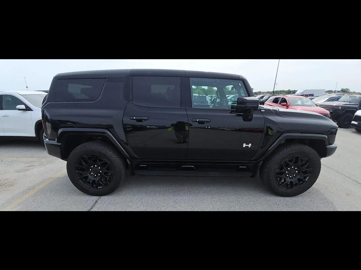 Used 2025 Void Black GMC 2X image 15