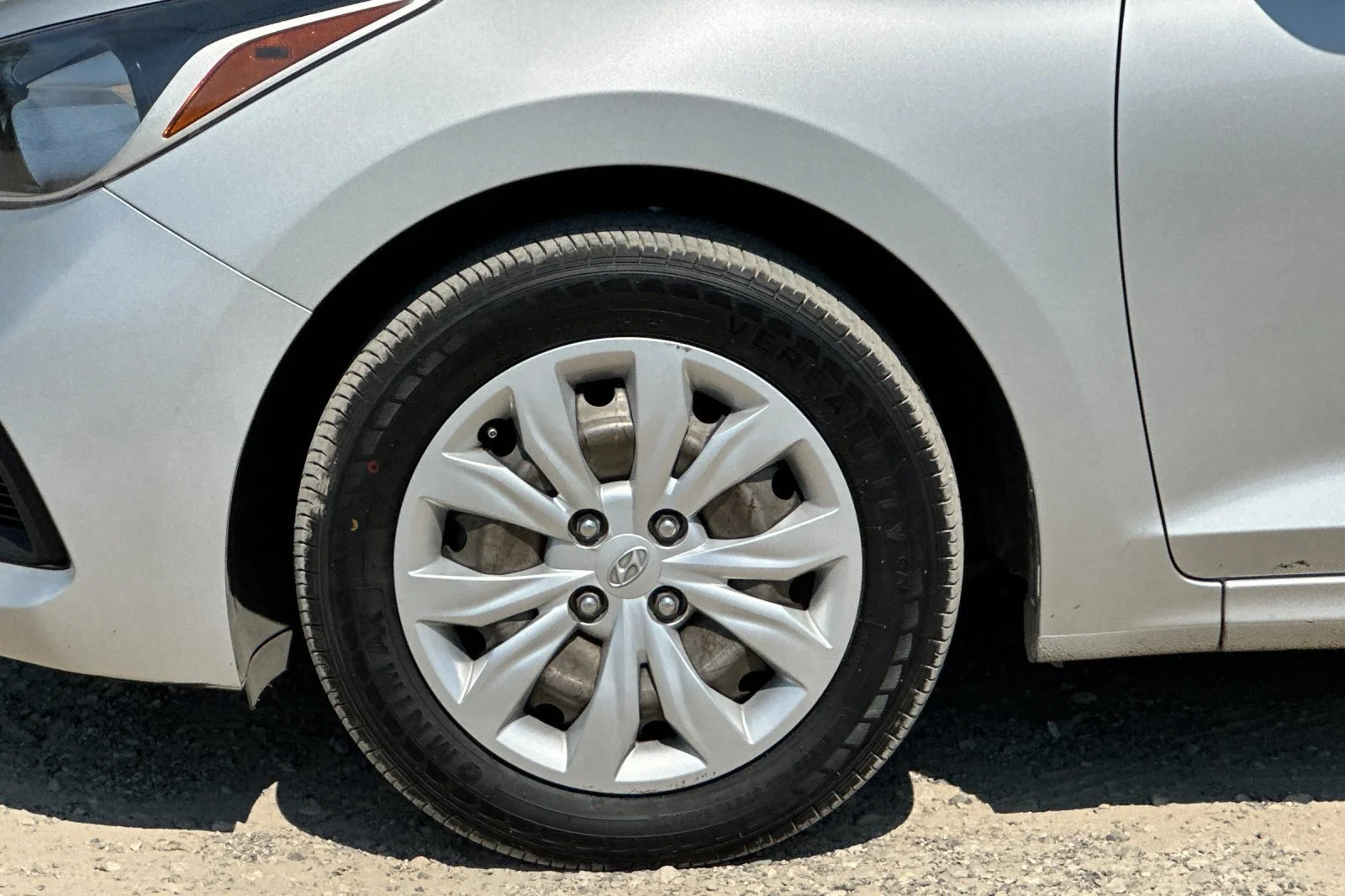 Used 2022 Olympus Silver Hyundai SE image 24