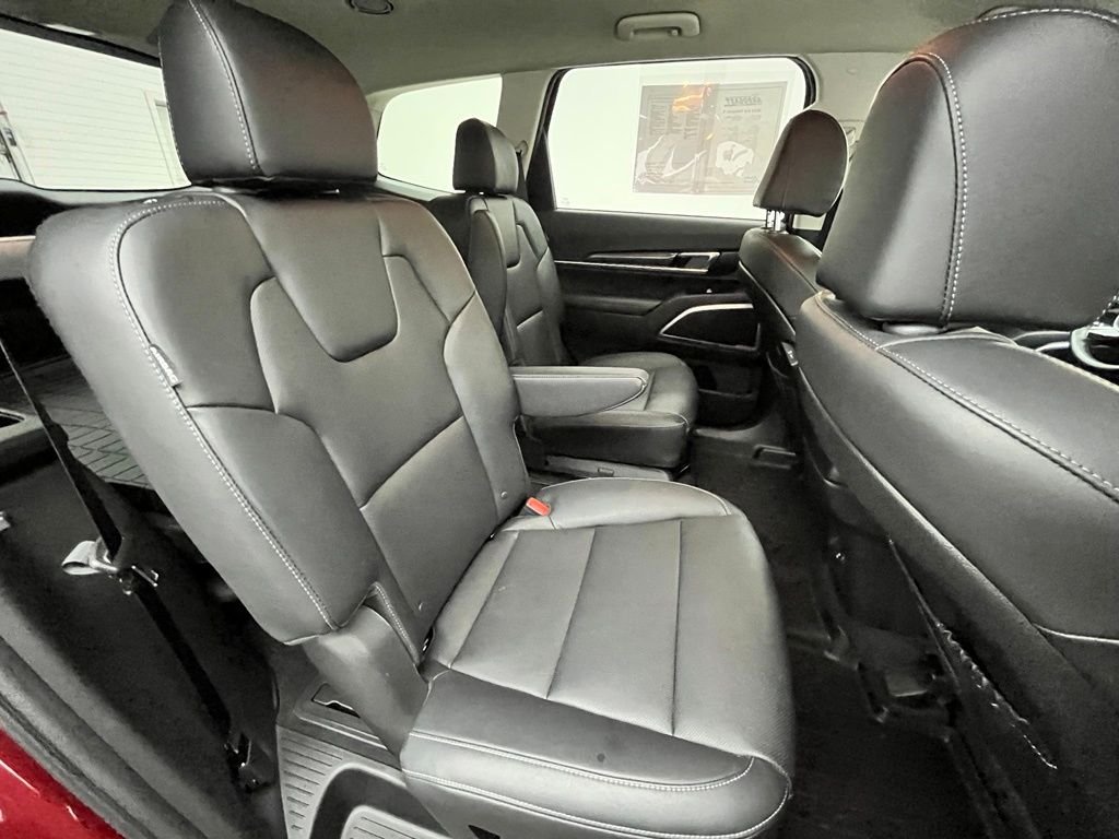 Used 2024 Red Kia S image 36
