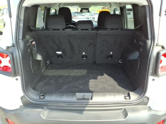 Used 2023 White Jeep Latitude image 15