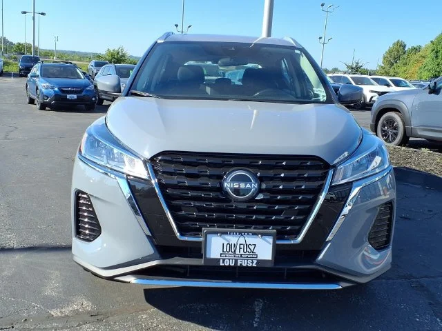 Used 2024 Gray Nissan SV image 19