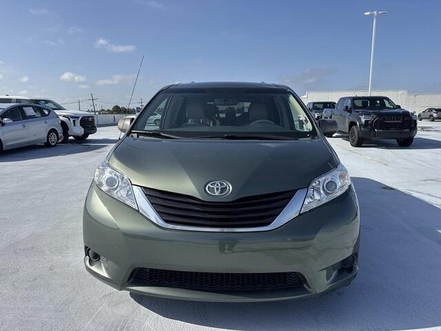 Used 2014 Cypress Pearl Toyota LE image 16