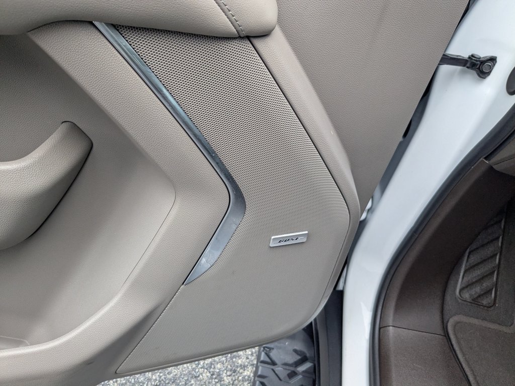 Used 2023 Summit White Chevrolet Z71 image 13