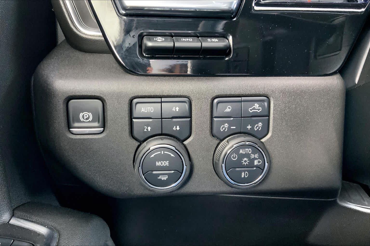 Used 2024 Iridescent Pearl Tricoat Chevrolet High Country image 35