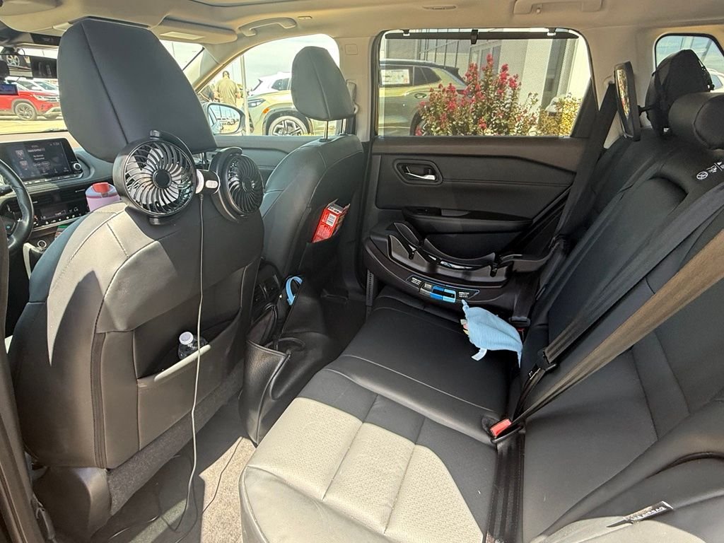 Used 2022 Super Black Nissan SV image 10