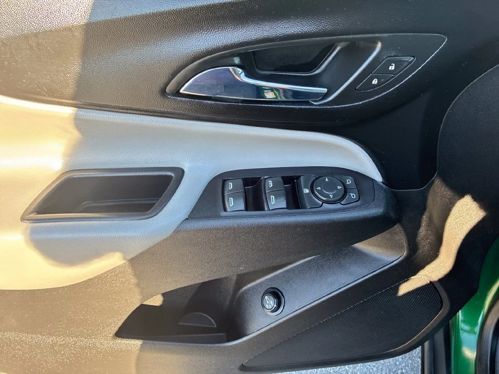 Used 2018 IVY METALLIC Chevrolet LT image 12