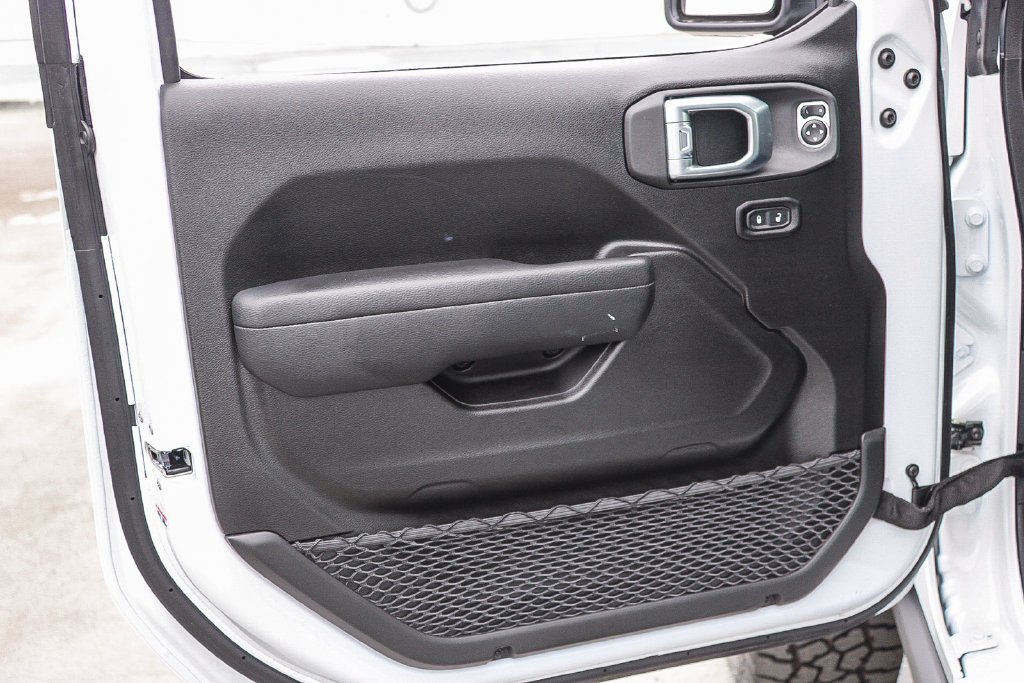 New 2026 Bright White Clearcoat Jeep Mojave image 22