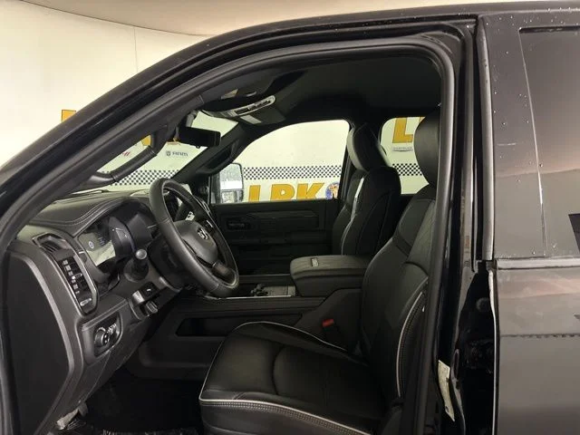 New 2026 Diamond Black Crystal Pearl-Coat Exterior Paint RAM Limited image 13